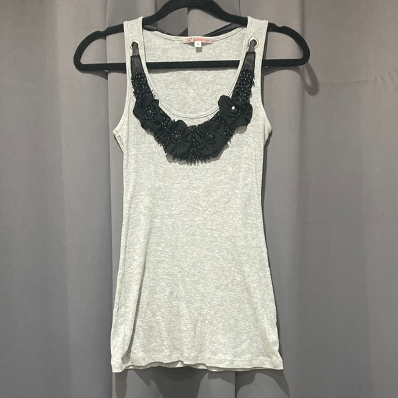 Women's Gray Sleeveless Top with Black Embellishments - Picture 2 of 3